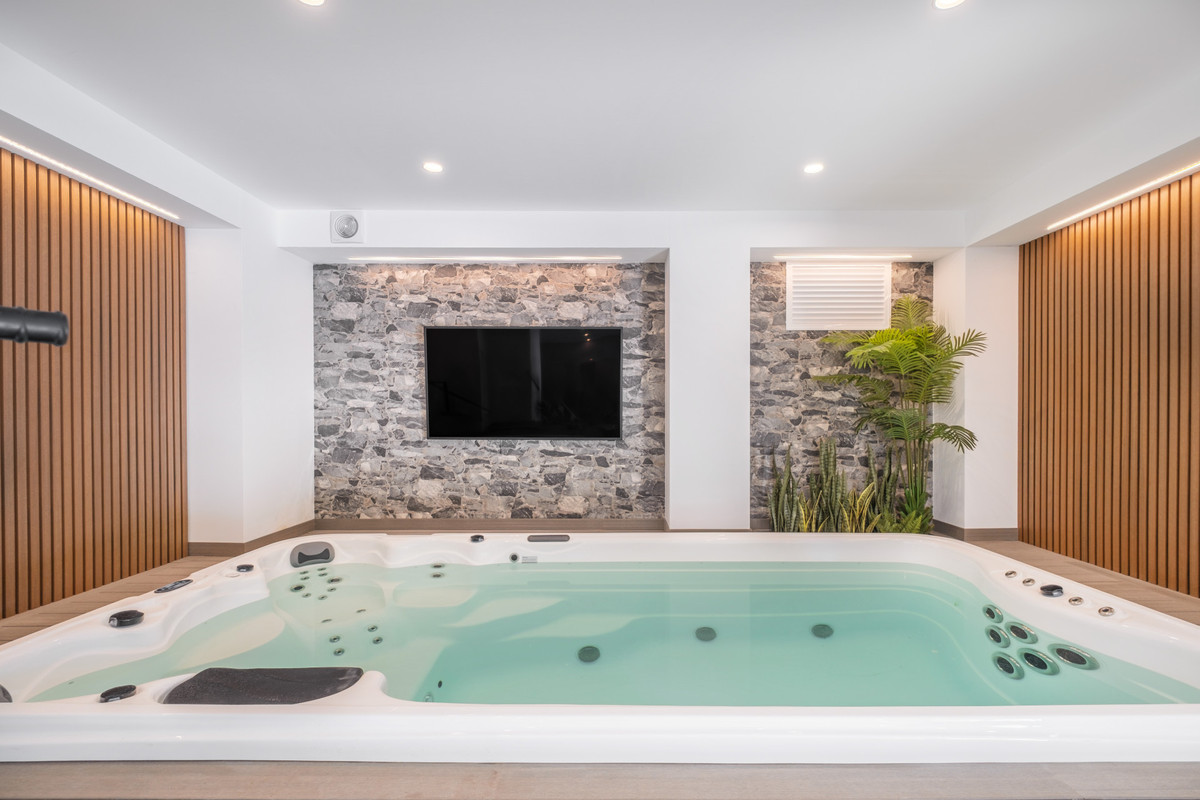 Huis te koop in El Paraiso | 6 slaapkamers H5330770