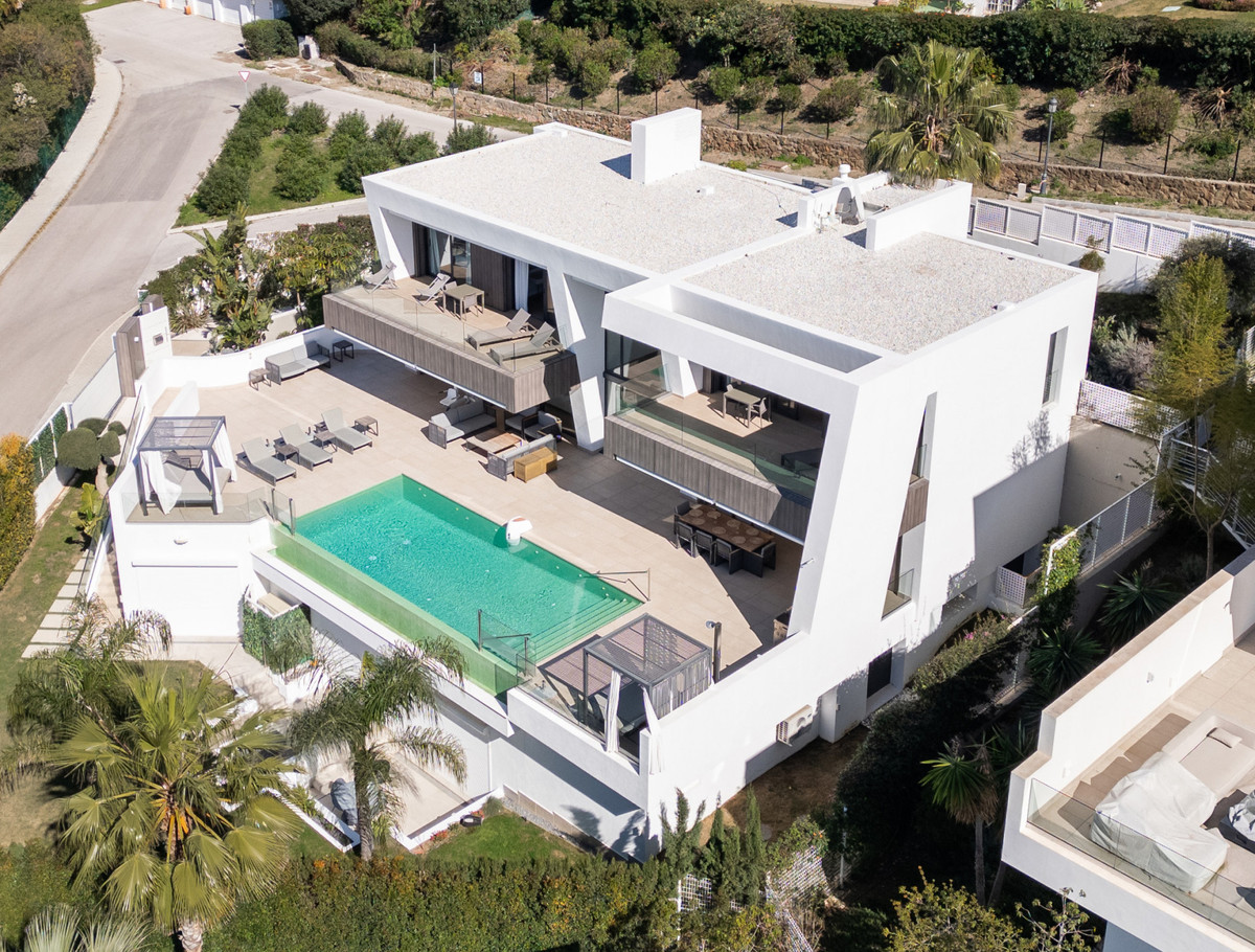 Huis te koop in El Paraiso | 6 slaapkamers H5330770