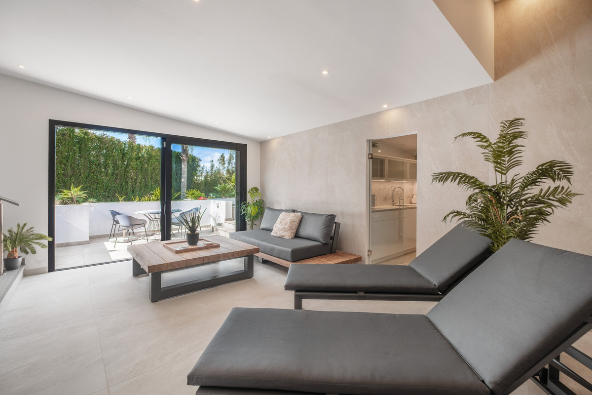 Huis te koop in El Paraiso | 6 slaapkamers H5330770