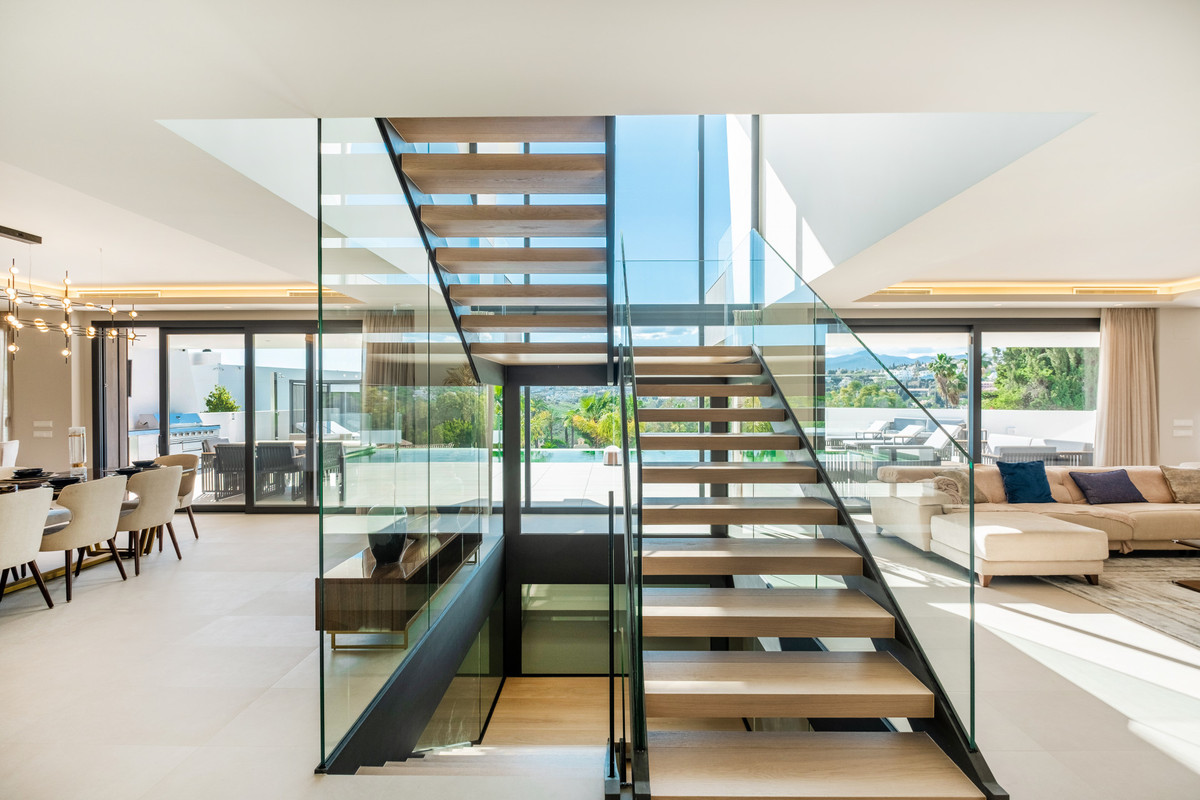 Huis te koop in El Paraiso | 6 slaapkamers H5330770