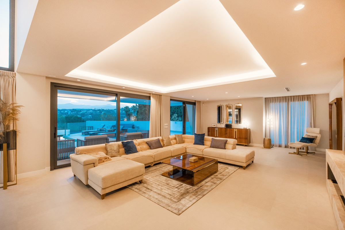 Huis te koop in El Paraiso | 6 slaapkamers H5330770