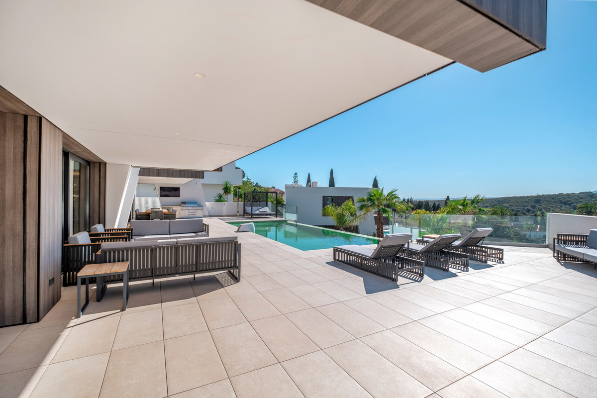 Huis te koop in El Paraiso | 6 slaapkamers H5330770