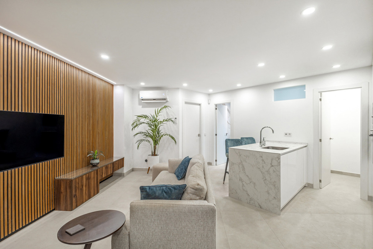 Huis te koop in El Paraiso | 6 slaapkamers H5330770