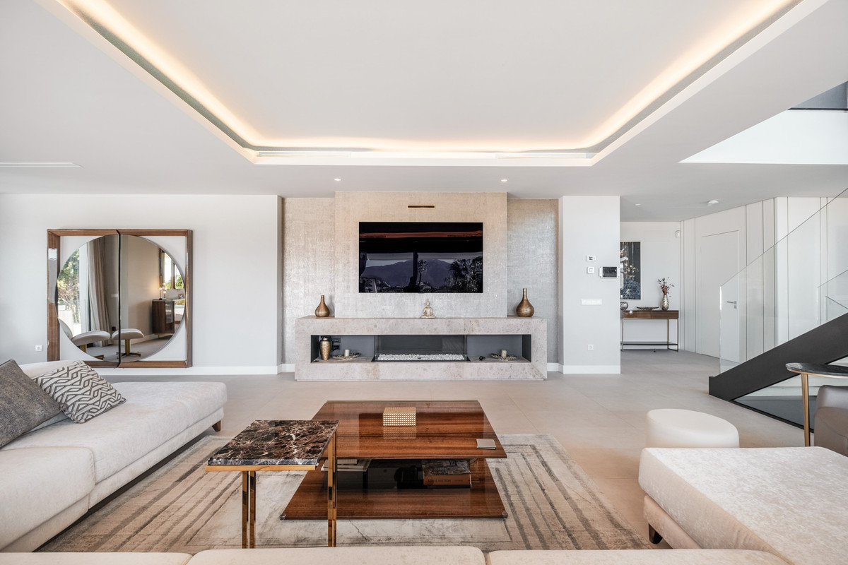 Huis te koop in El Paraiso | 6 slaapkamers H5330770