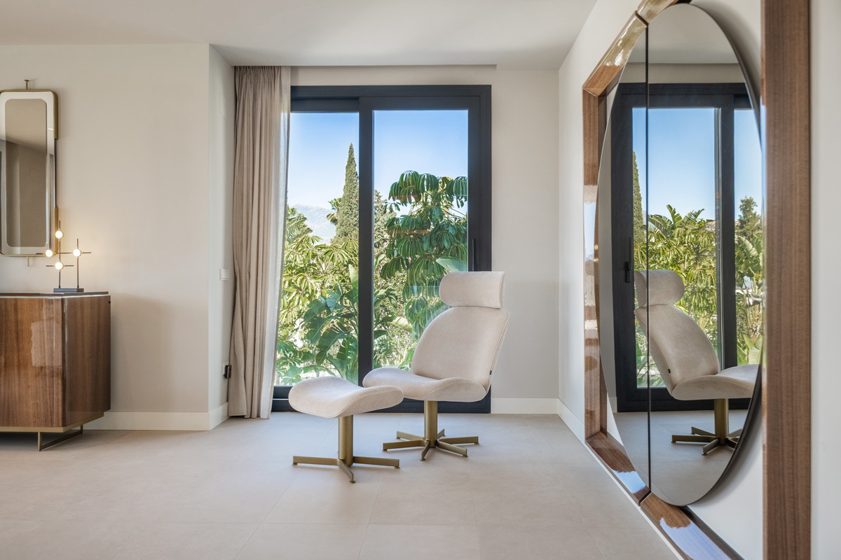 Huis te koop in El Paraiso | 6 slaapkamers H5330770