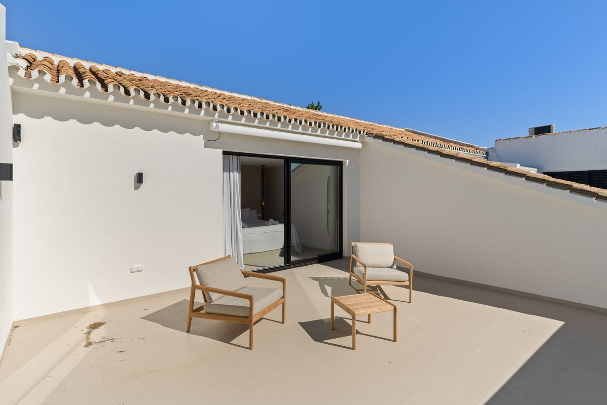 Huis te koop in El Paraiso | 4 slaapkamers H5351365