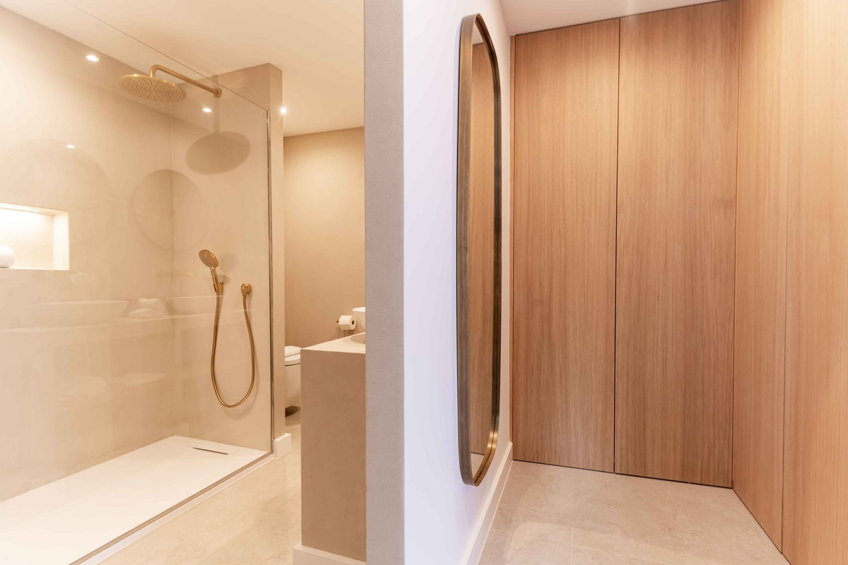 Huis te koop in El Paraiso | 4 slaapkamers H5351365