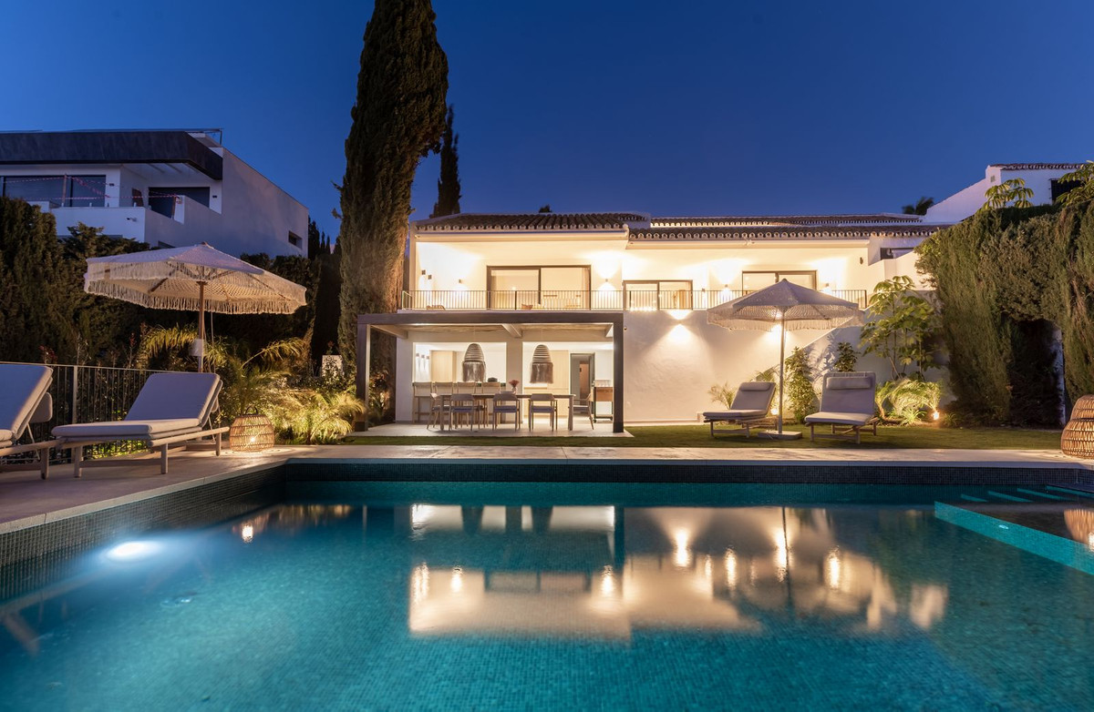 Huis te koop in El Paraiso | 4 slaapkamers H5351365