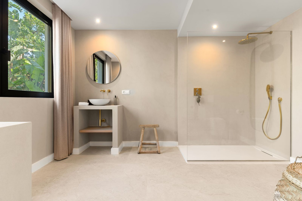 Huis te koop in El Paraiso | 4 slaapkamers H5351365