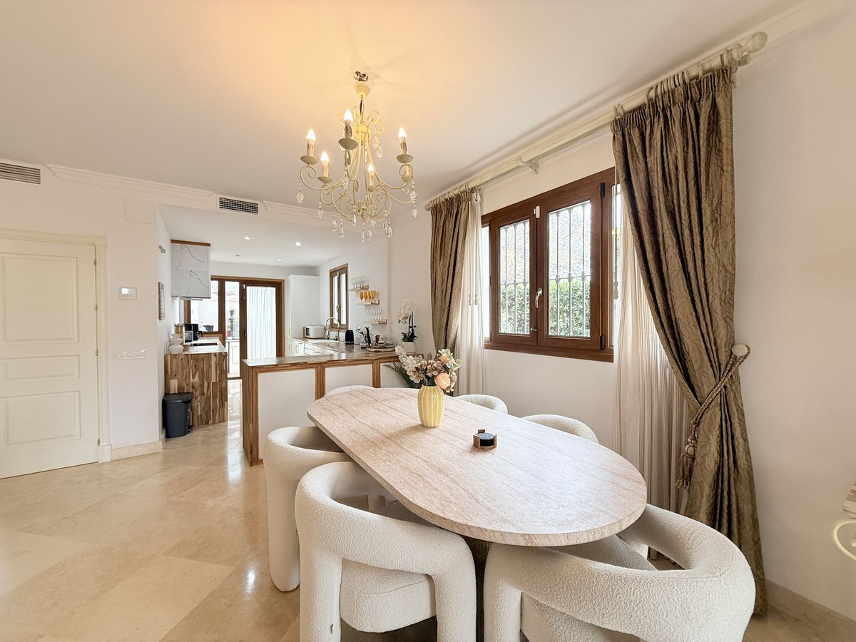 Huis te koop in El Paraiso | 4 slaapkamers H5354884