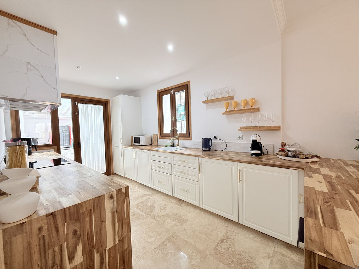 Huis te koop in El Paraiso | 4 slaapkamers H5354884