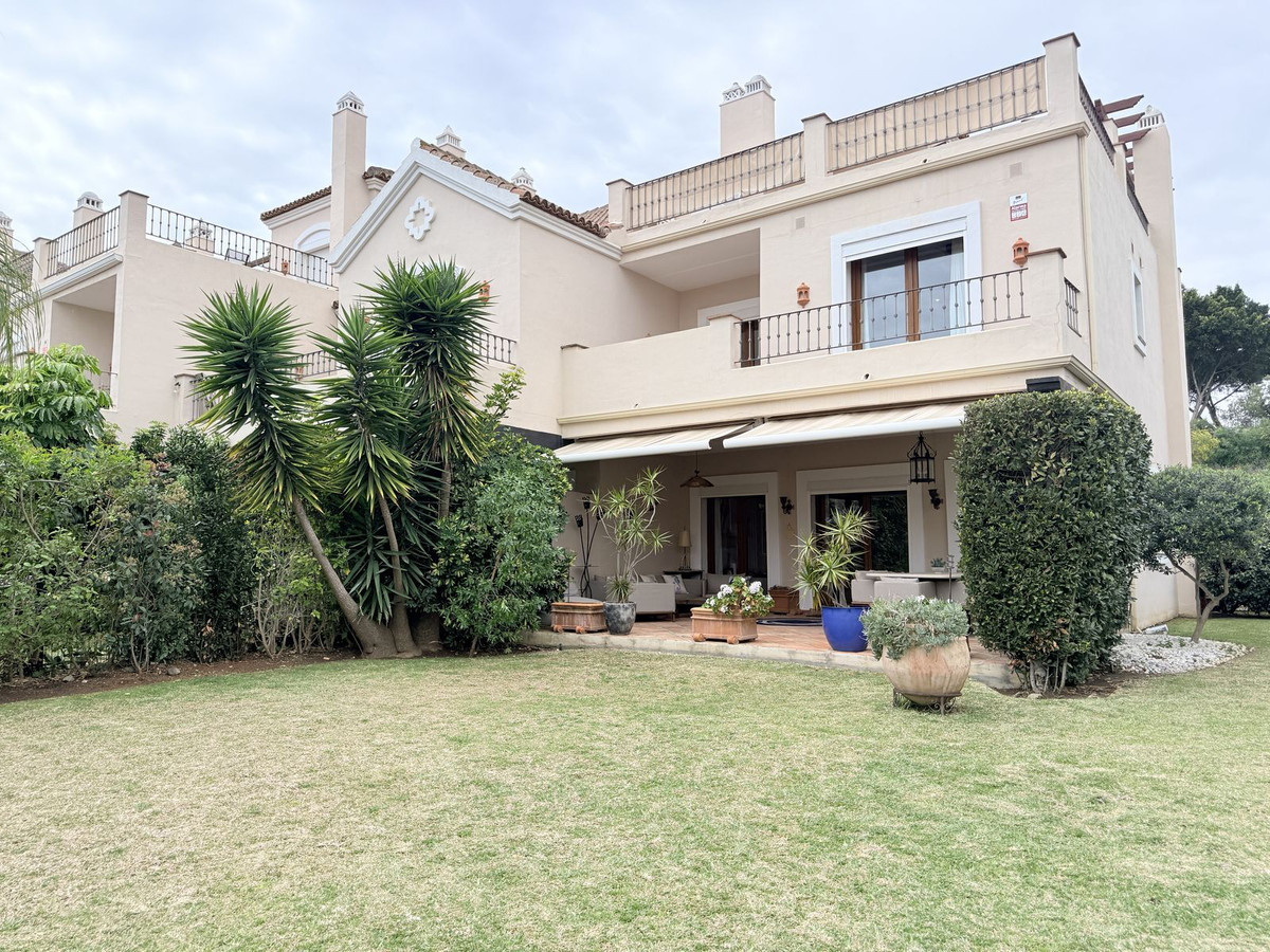 Huis te koop in El Paraiso | 4 slaapkamers H5354884