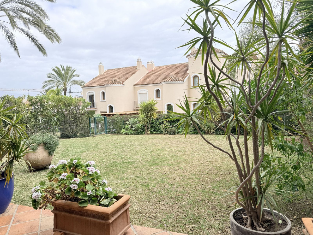 Huis te koop in El Paraiso | 4 slaapkamers H5354884