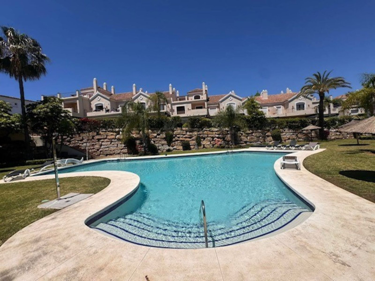 Huis te koop in El Paraiso | 4 slaapkamers H5354884