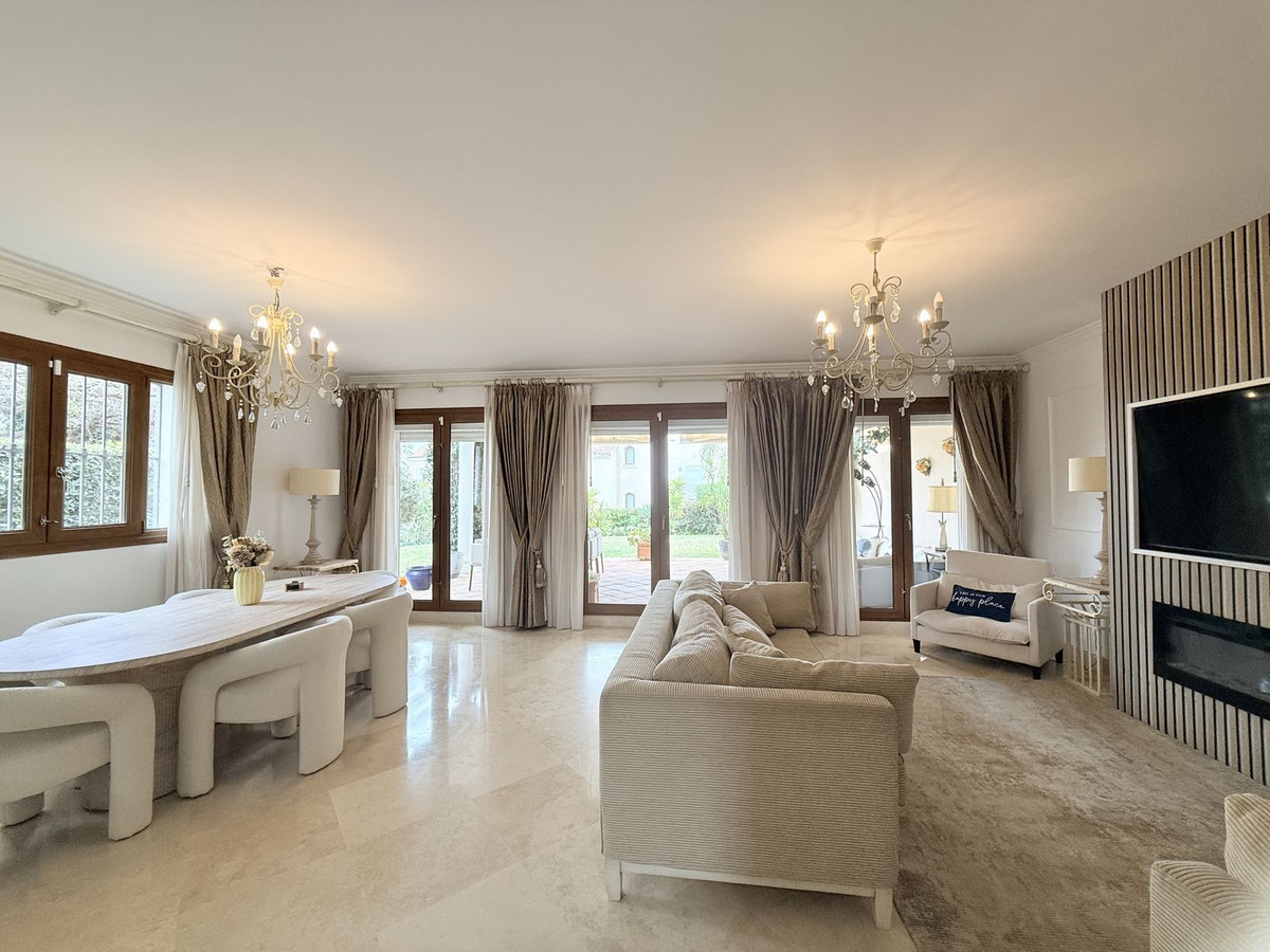 Huis te koop in El Paraiso | 4 slaapkamers H5354884