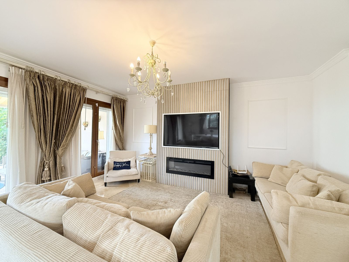 Huis te koop in El Paraiso | 4 slaapkamers H5354884