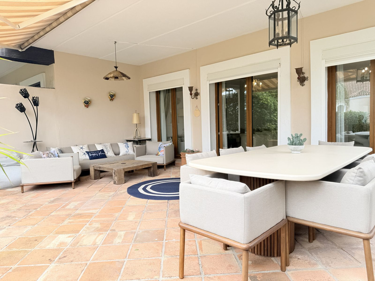 Huis te koop in El Paraiso | 4 slaapkamers H5354884