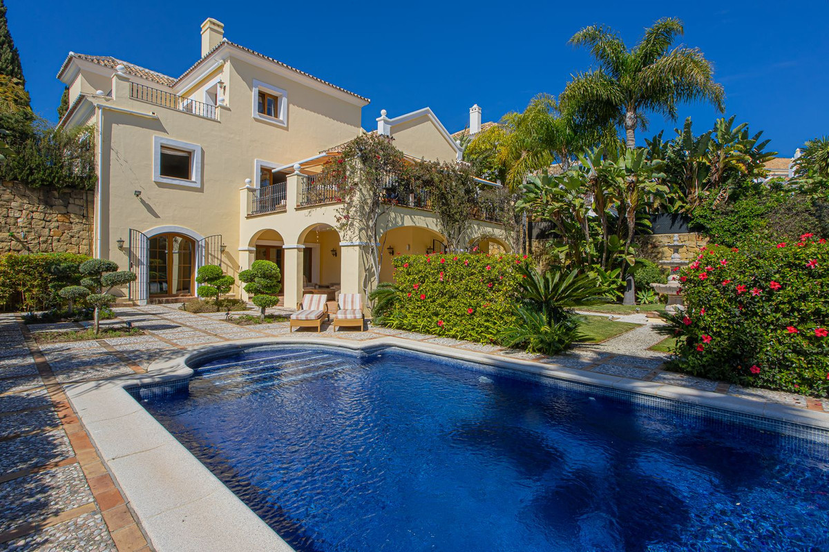 Huis te koop in El Paraiso | 5 slaapkamers H5358286