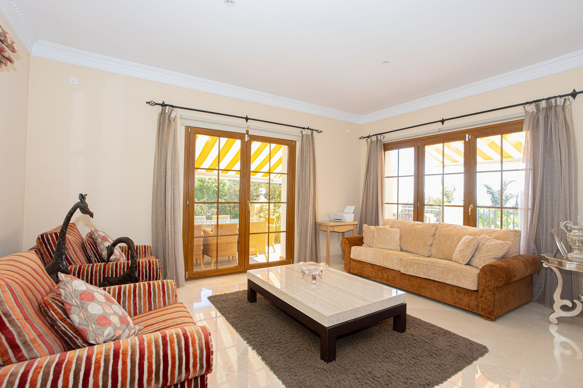 Huis te koop in El Paraiso | 5 slaapkamers H5358286