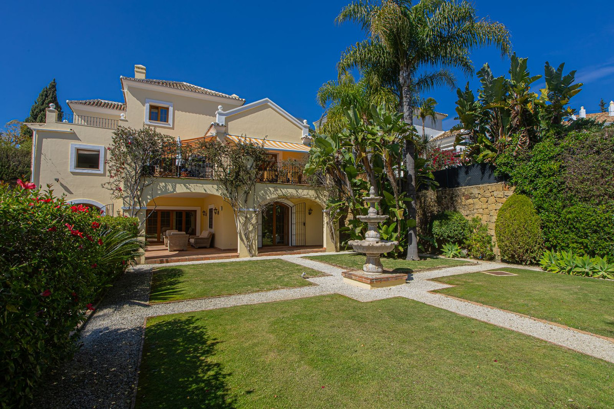 Huis te koop in El Paraiso | 5 slaapkamers H5358286