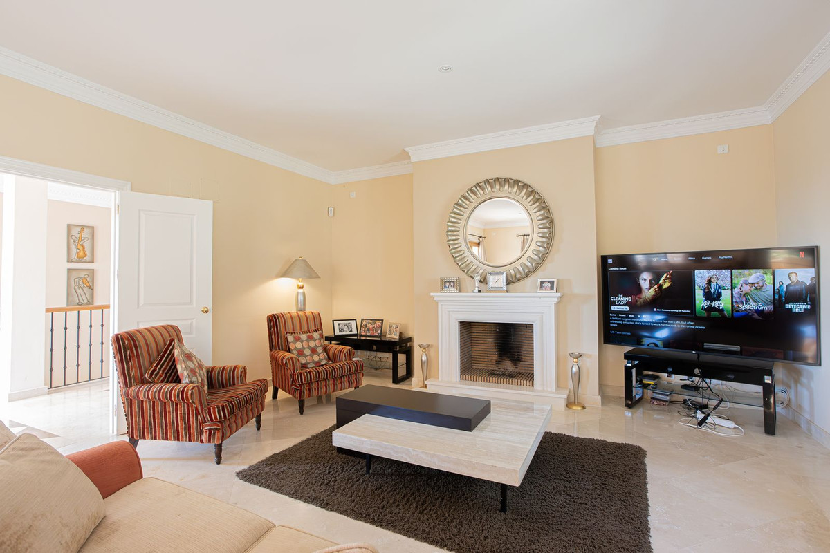 Huis te koop in El Paraiso | 5 slaapkamers H5358286