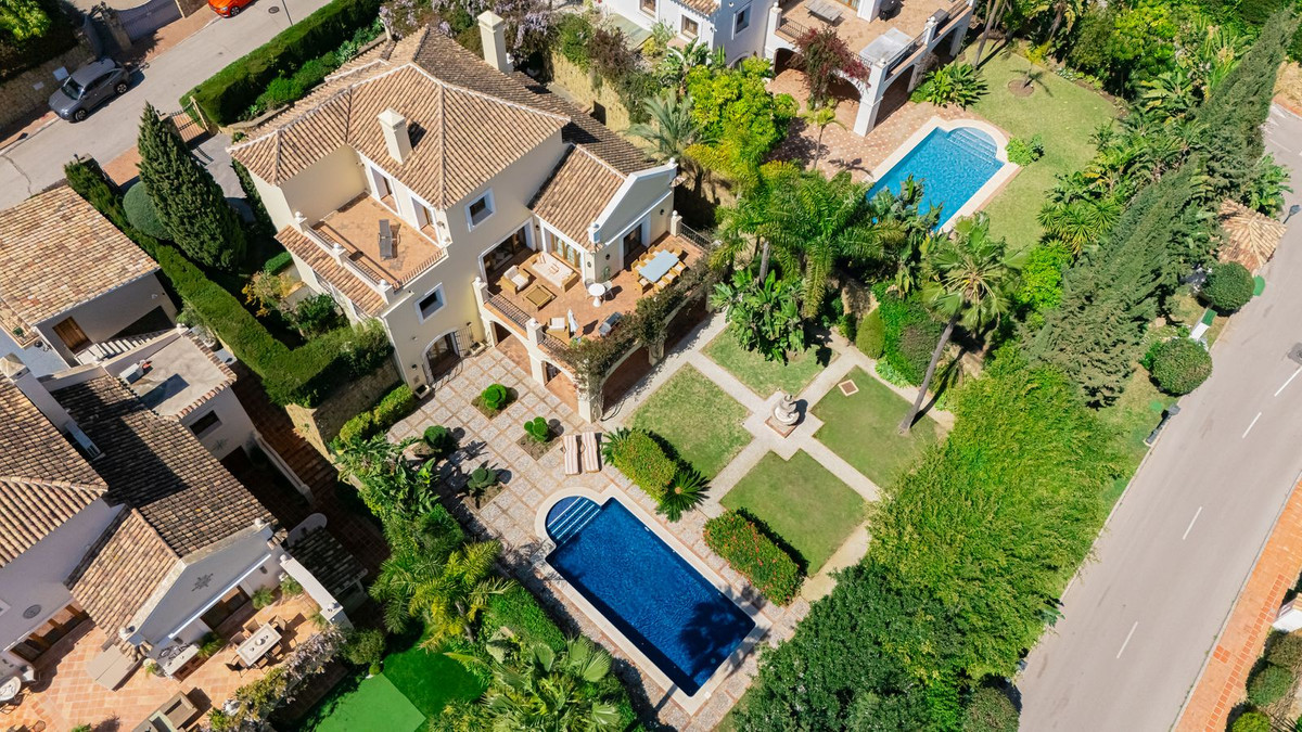 Huis te koop in El Paraiso | 5 slaapkamers H5358286