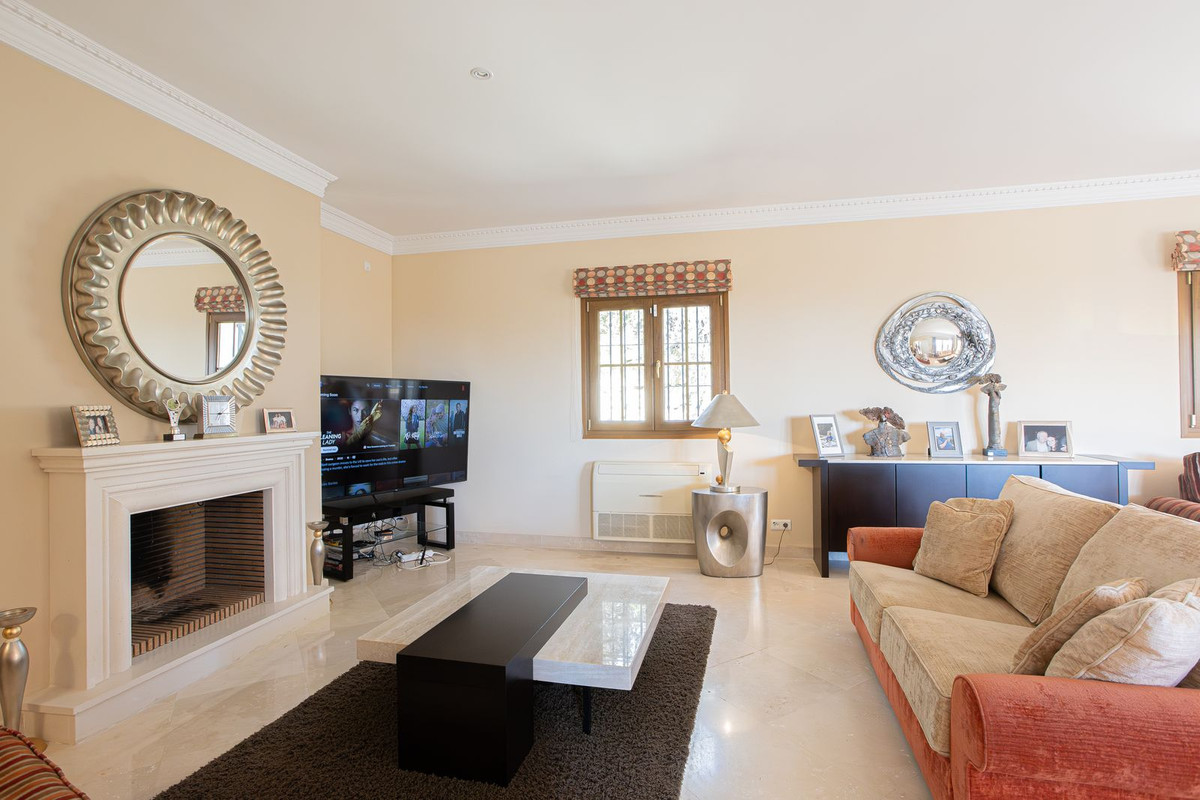 Huis te koop in El Paraiso | 5 slaapkamers H5358286