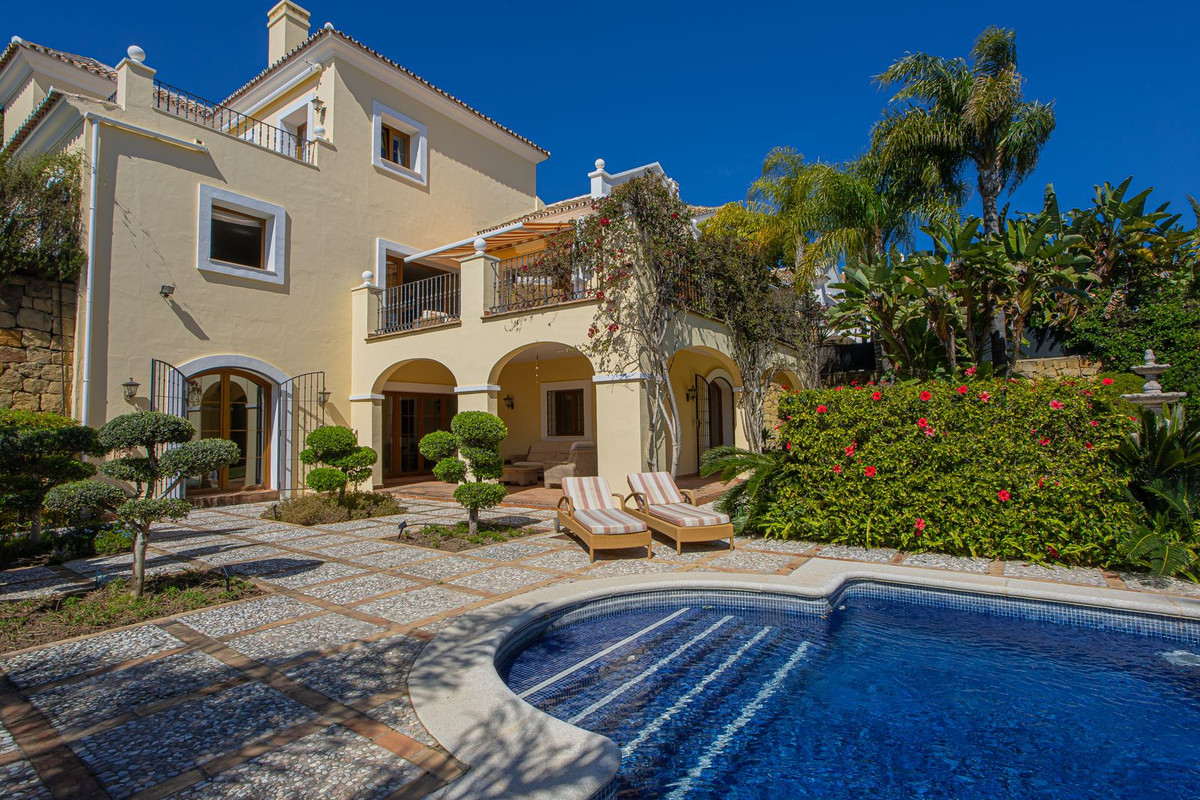 Huis te koop in El Paraiso | 5 slaapkamers H5358286