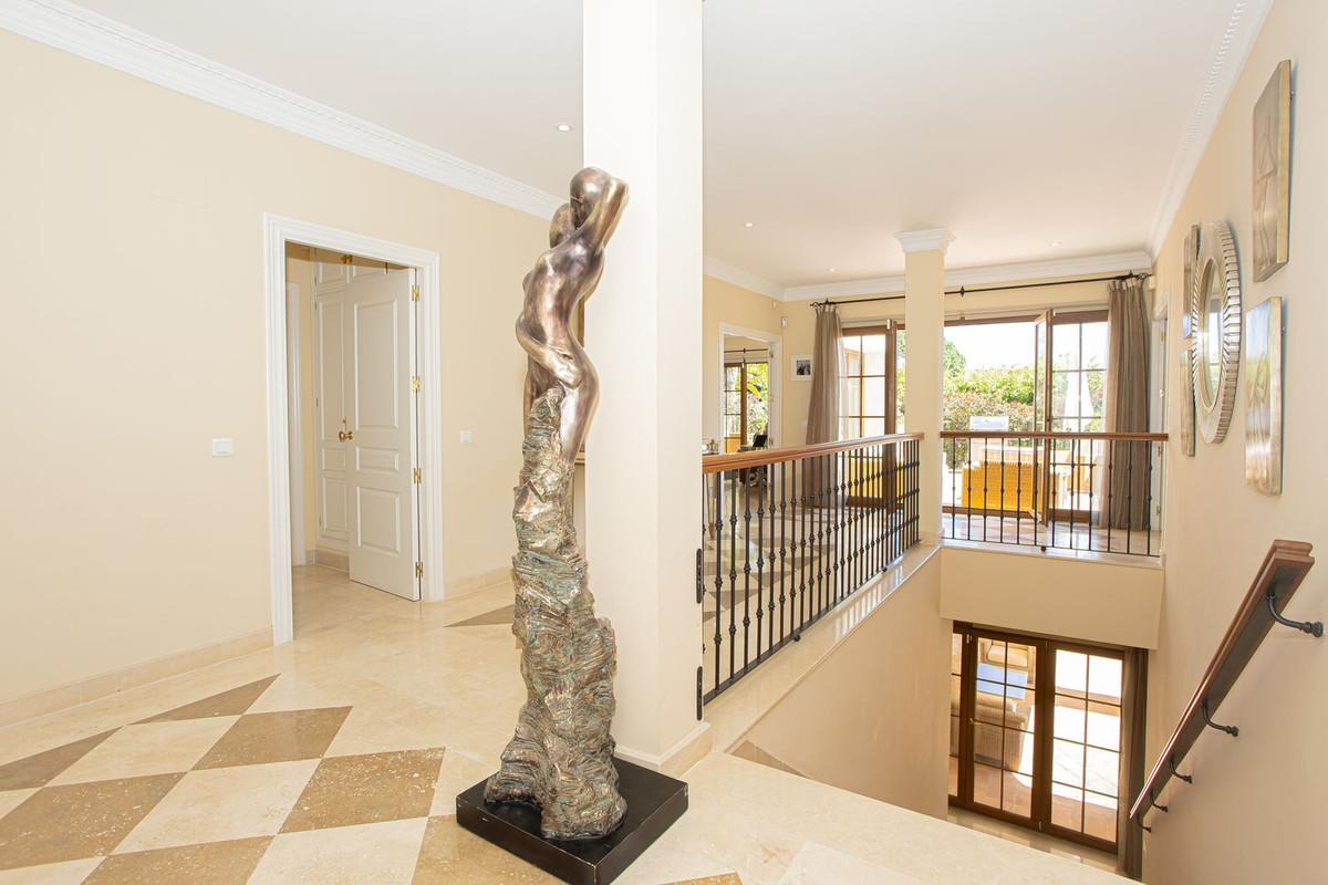 Huis te koop in El Paraiso | 5 slaapkamers H5358286