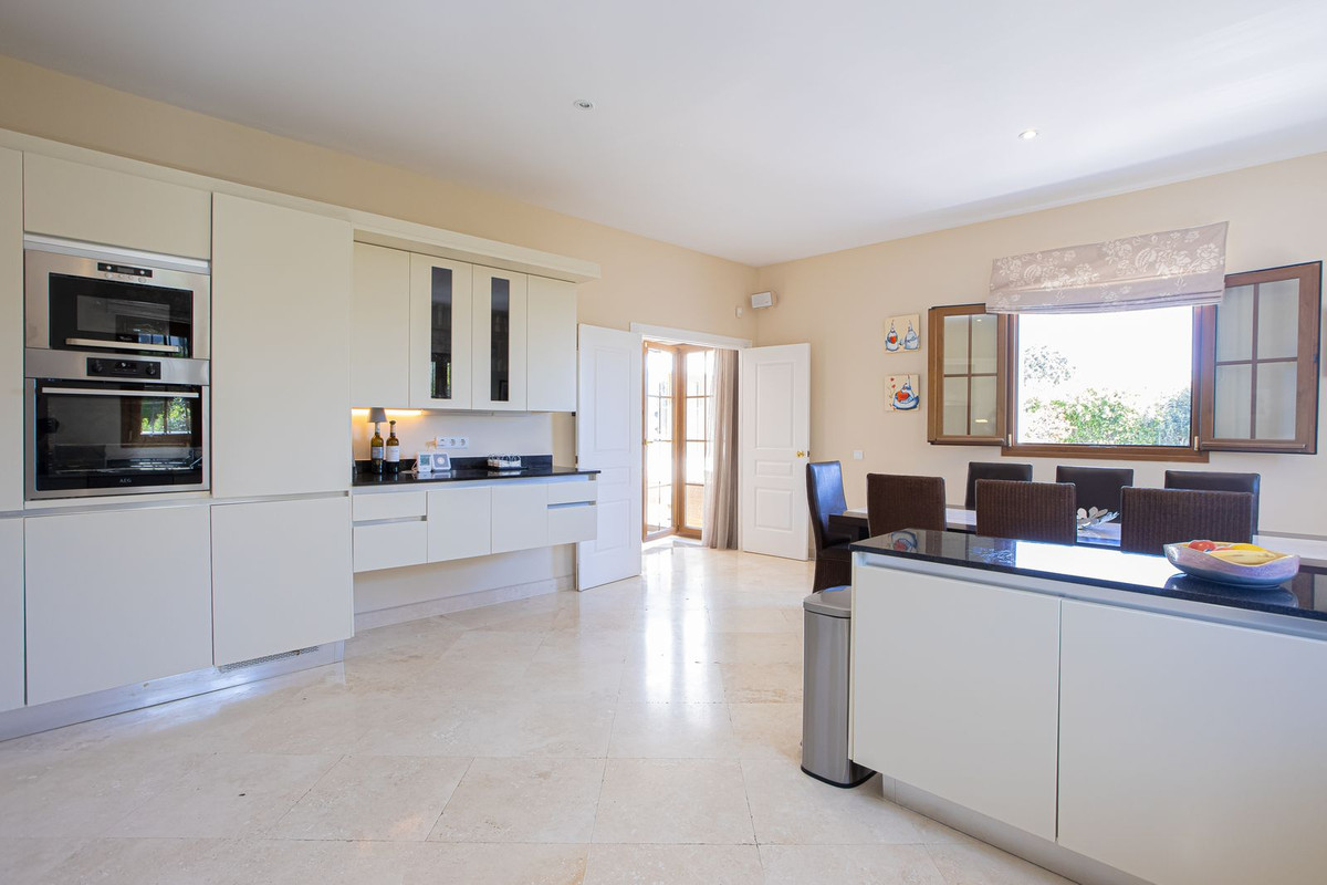 Huis te koop in El Paraiso | 5 slaapkamers H5358286