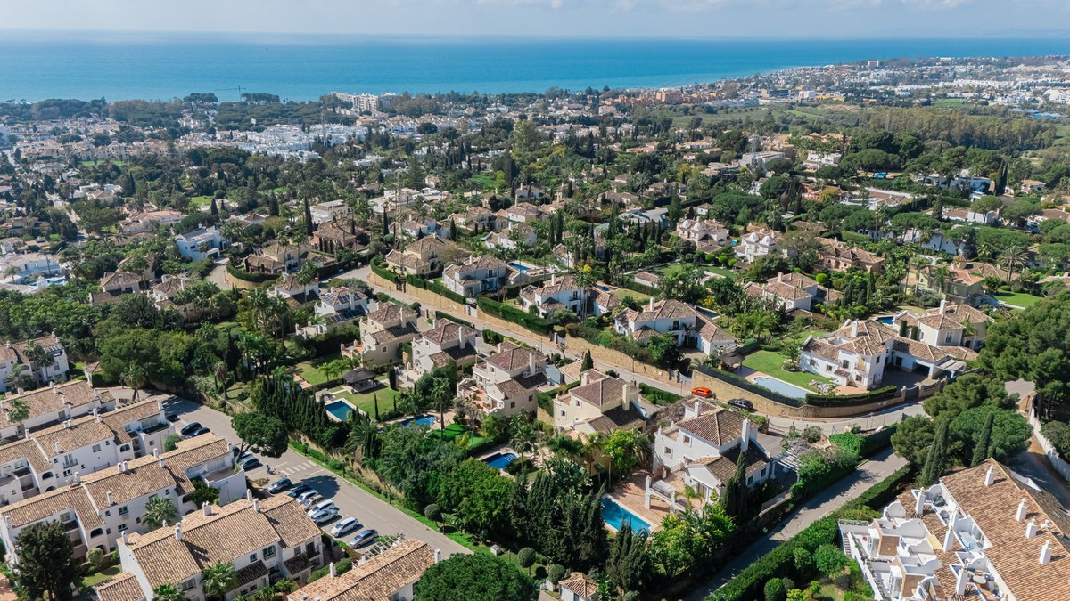 Huis te koop in El Paraiso | 5 slaapkamers H5358286