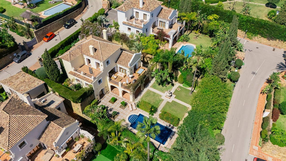 Huis te koop in El Paraiso | 5 slaapkamers H5358286