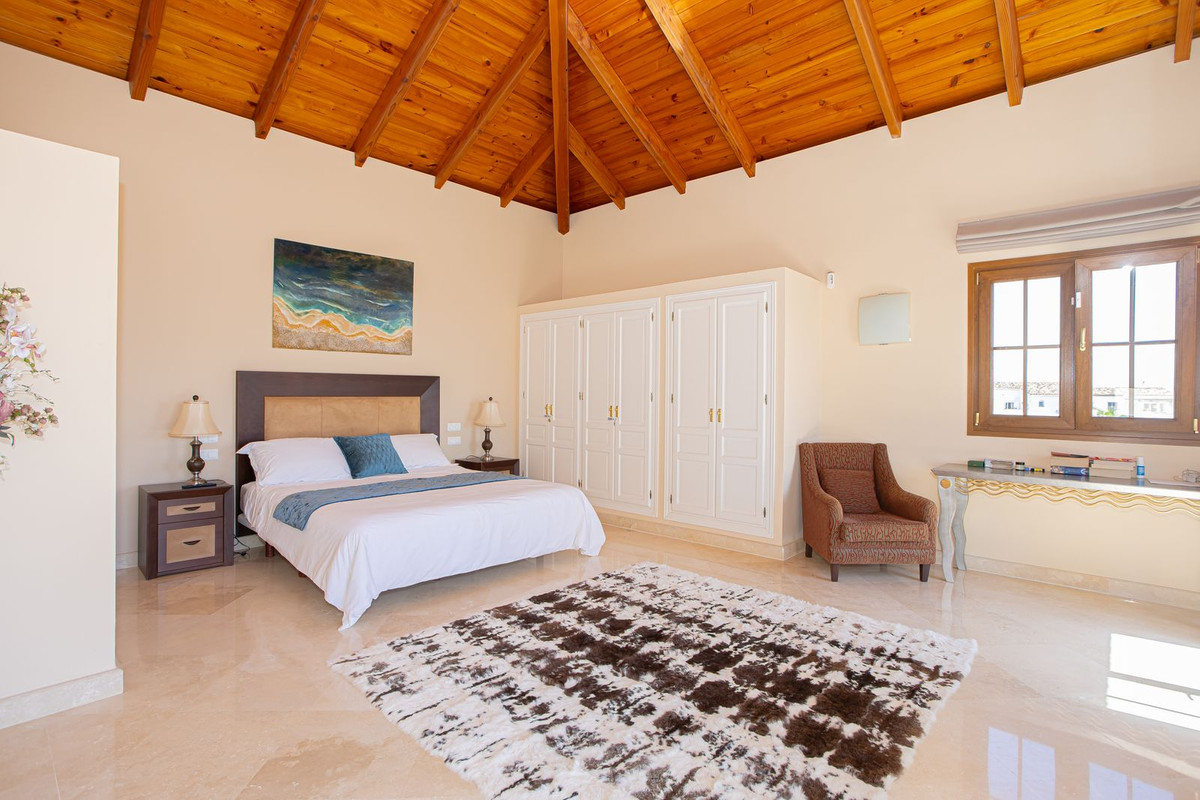 Huis te koop in El Paraiso | 5 slaapkamers H5358286