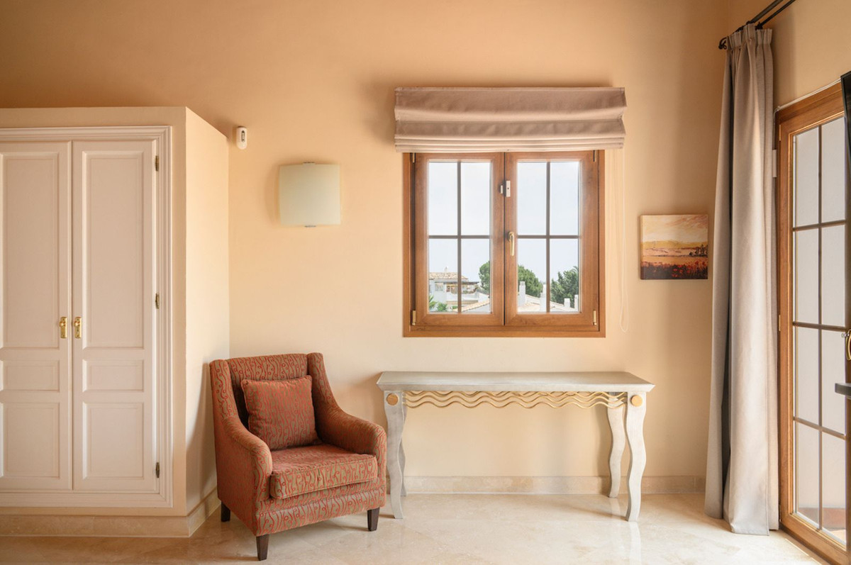 Huis te koop in El Paraiso | 5 slaapkamers H5358286