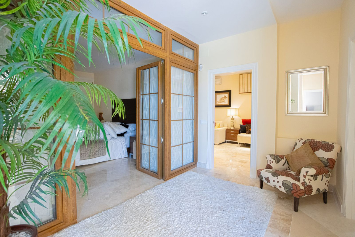 Huis te koop in El Paraiso | 5 slaapkamers H5358286