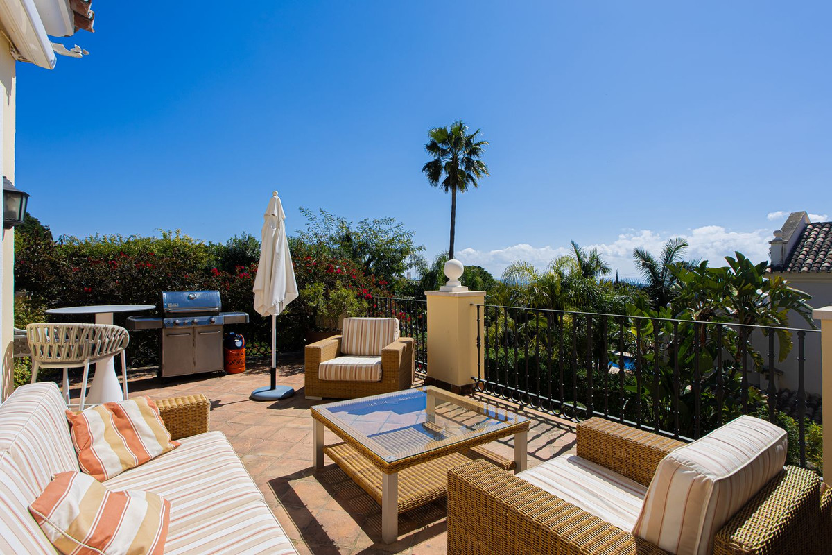 Huis te koop in El Paraiso | 5 slaapkamers H5358286