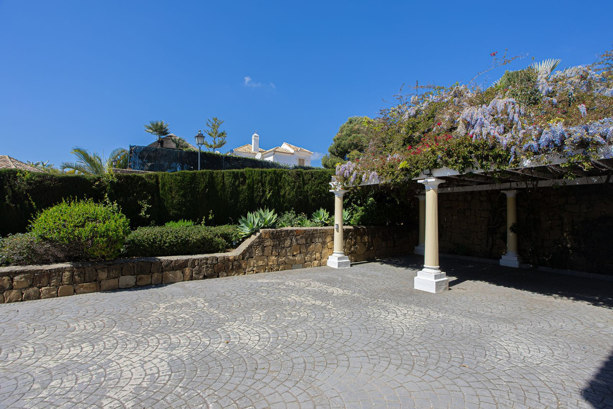 Huis te koop in El Paraiso | 5 slaapkamers H5358286