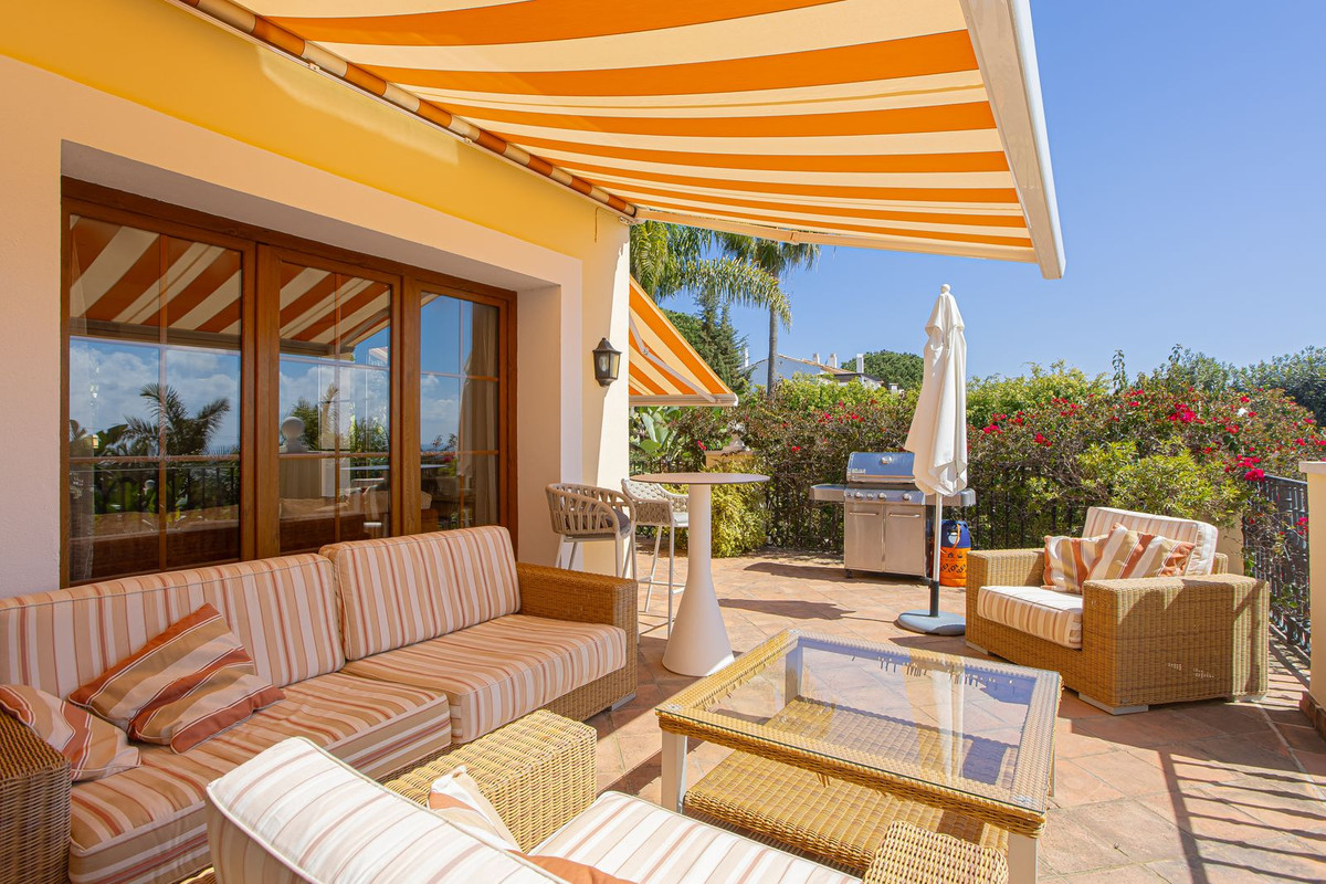 Huis te koop in El Paraiso | 5 slaapkamers H5358286