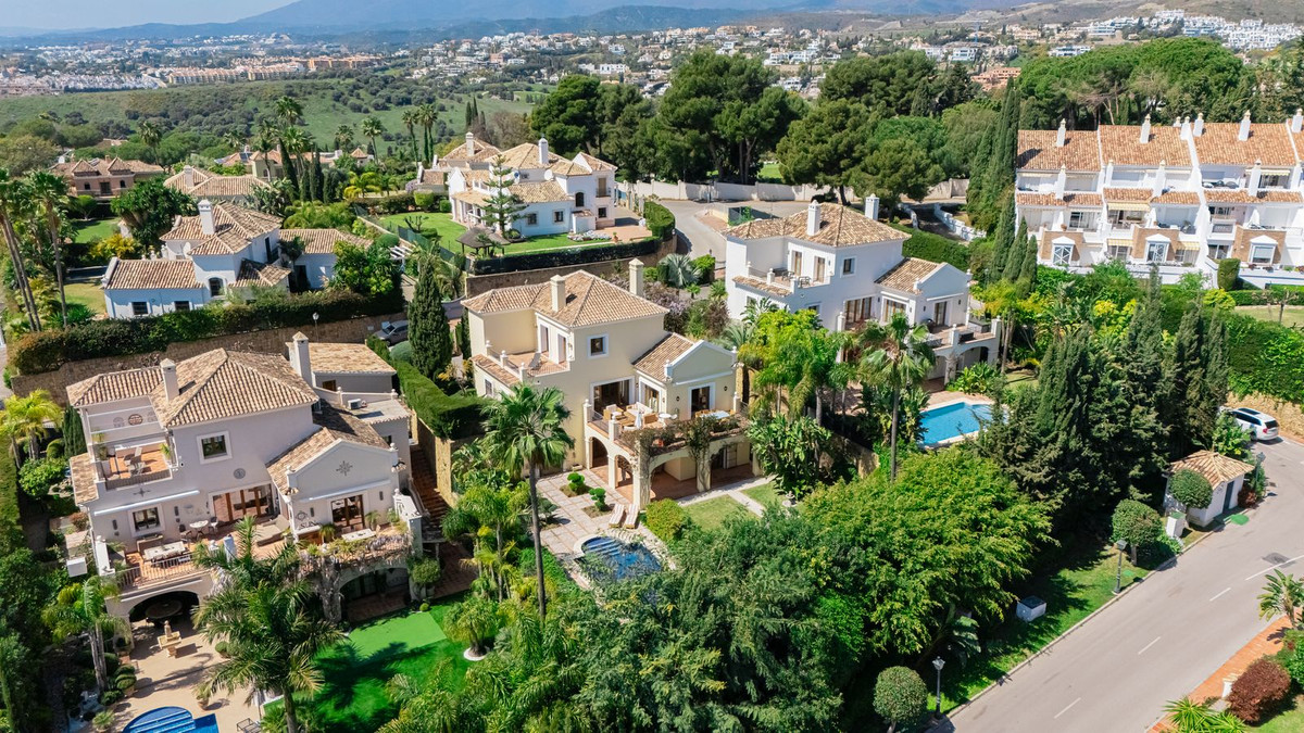 Huis te koop in El Paraiso | 5 slaapkamers H5358286