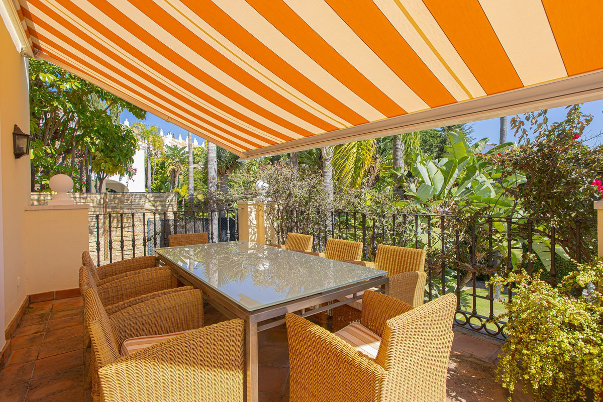 Huis te koop in El Paraiso | 5 slaapkamers H5358286