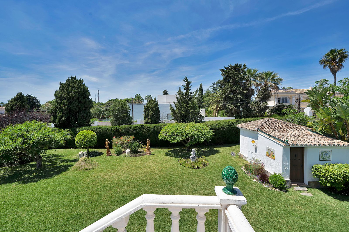 Huis te koop in El Paraiso | 4 slaapkamers H5374885