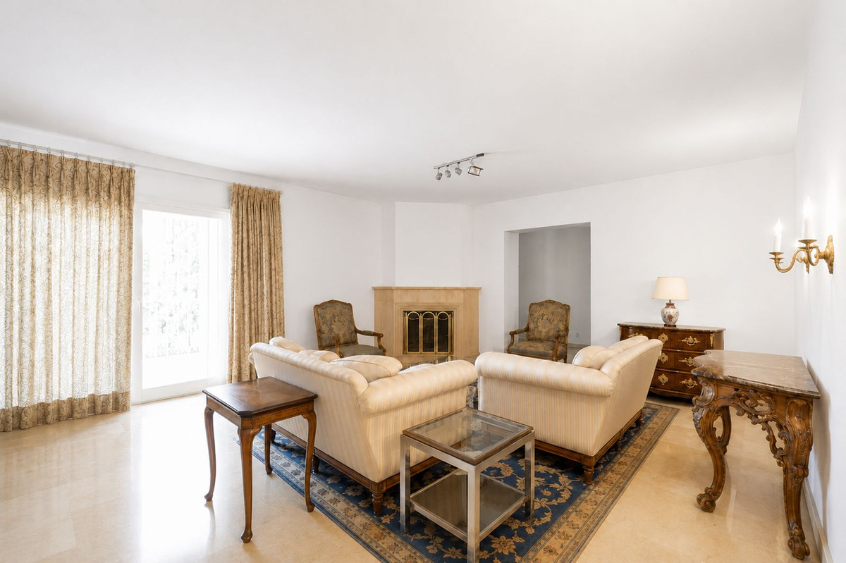 Huis te koop in El Paraiso | 4 slaapkamers H5374885