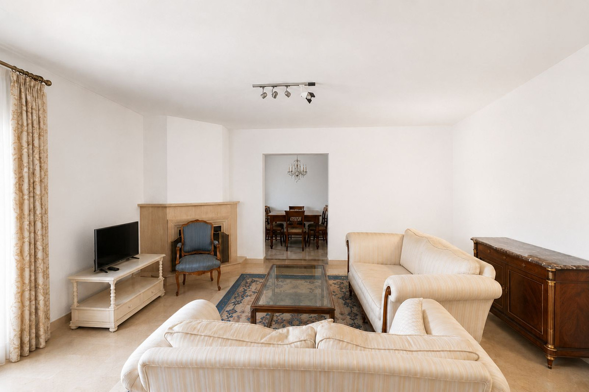 Huis te koop in El Paraiso | 4 slaapkamers H5374885