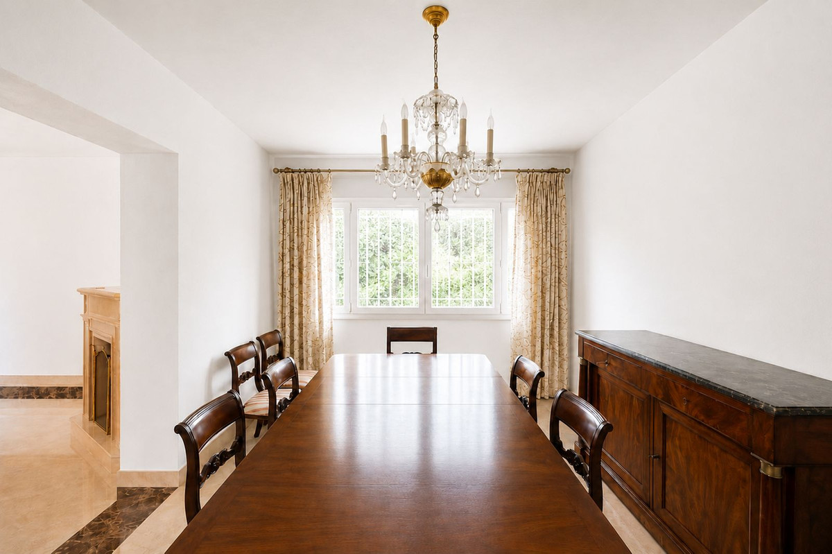 Huis te koop in El Paraiso | 4 slaapkamers H5374885