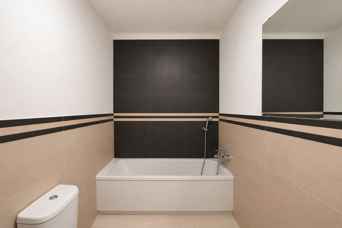 Huis te koop in El Paraiso | 4 slaapkamers H5374885