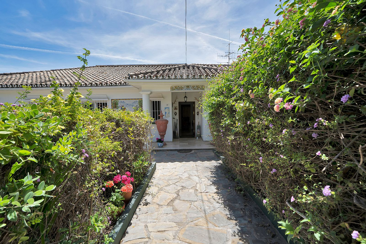 Huis te koop in El Paraiso | 4 slaapkamers H5374885