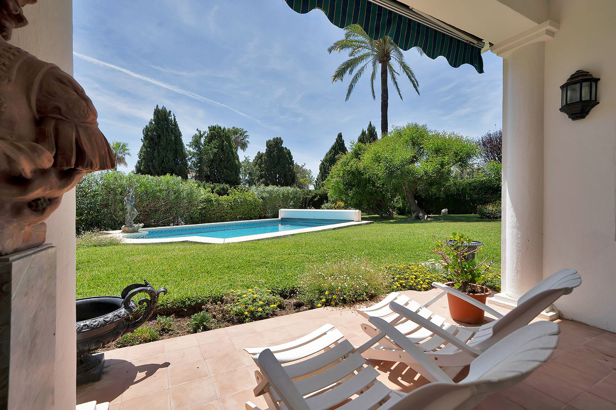 Huis te koop in El Paraiso | 4 slaapkamers H5374885