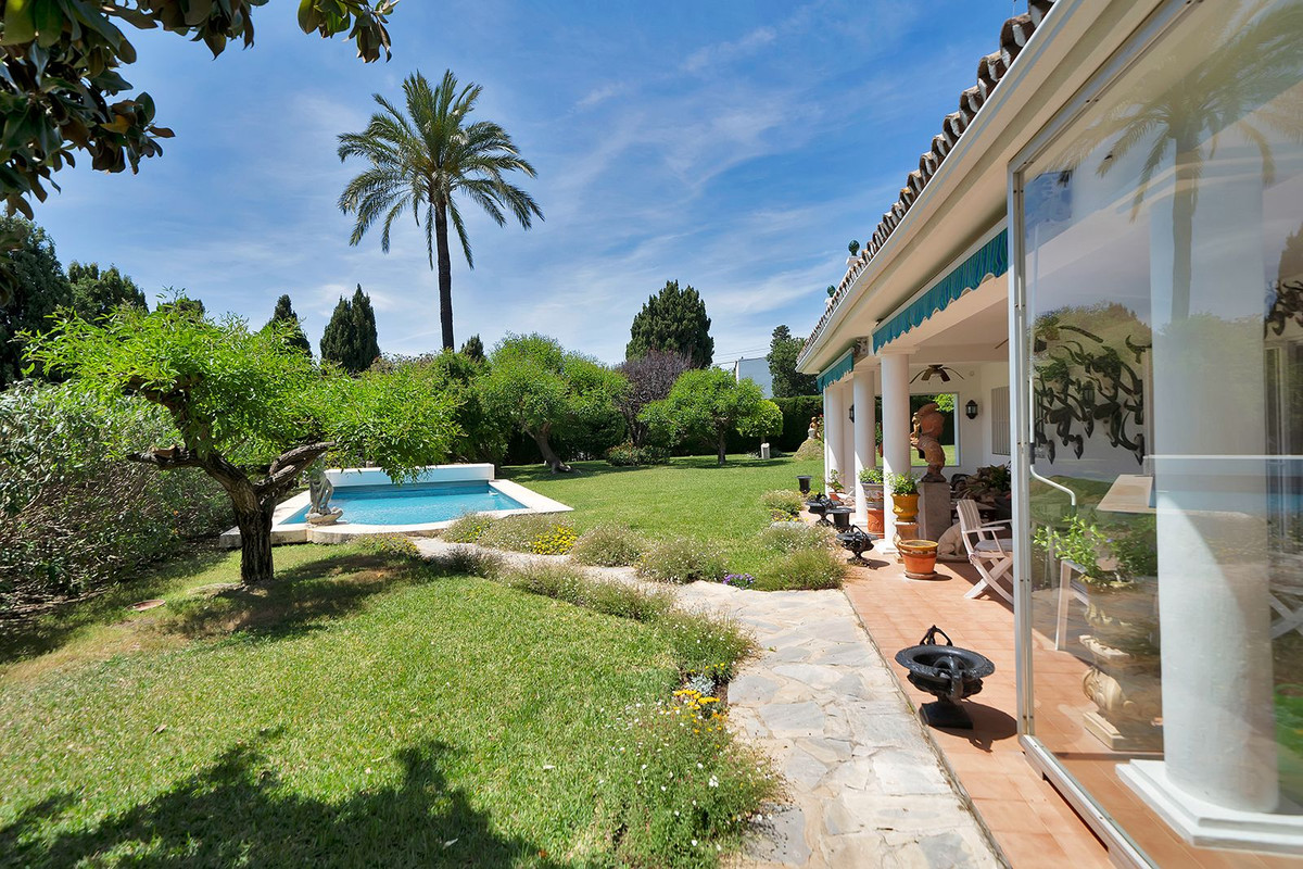 Huis te koop in El Paraiso | 4 slaapkamers H5374885