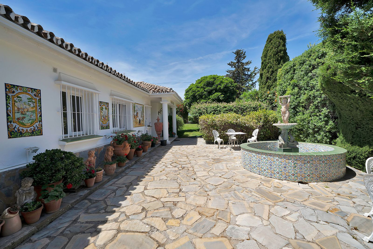 Huis te koop in El Paraiso | 4 slaapkamers H5374885