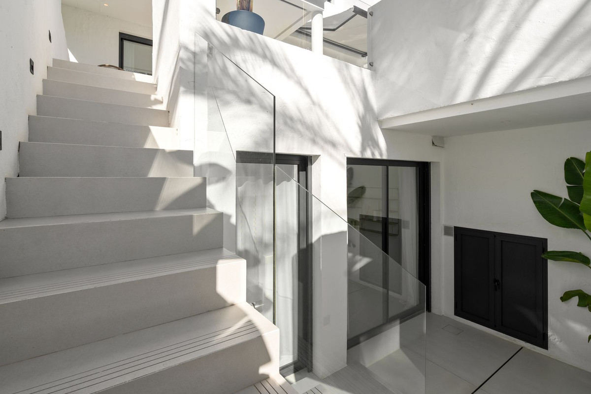 Appartement te koop in El Paraiso | 3 slaapkamers H5382916